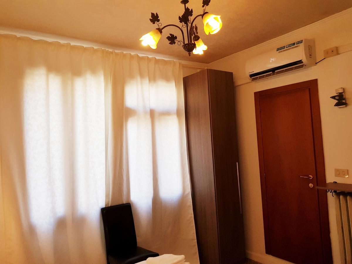 Residenza Ponte Degli Scalziヴェネツィア エクステリア 写真