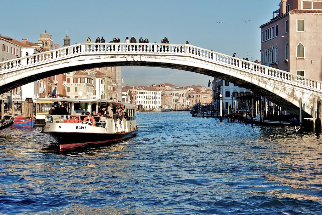 Residenza Ponte Degli Scalziヴェネツィア エクステリア 写真